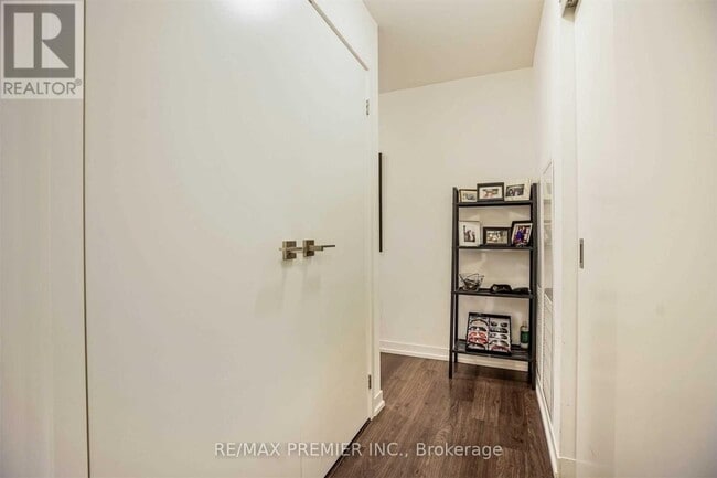 Building Photo - 2603-89-689 Dunfield Ave