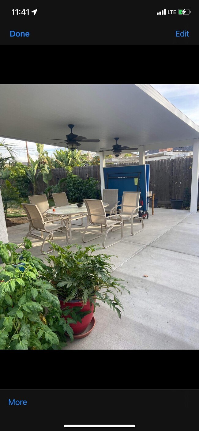 Patio interior - 914 Oleander St