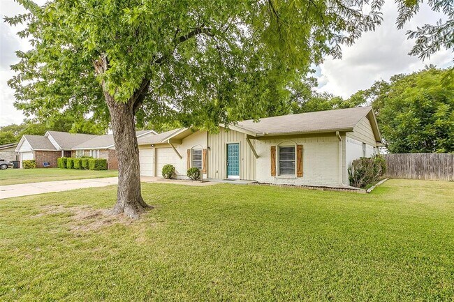 Building Photo - 3209 Old Hickory Trail
