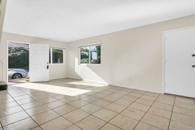 Building Photo - Spacious four bedroom in Prime UTC/UCSD Location! Available immediately!
