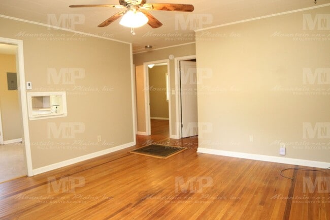 Building Photo - 230 N Whitcomb St