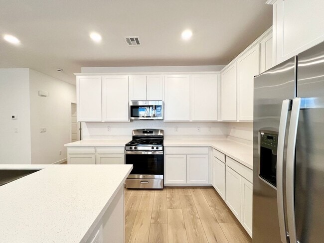Building Photo - MODERN LIVING TOWHOME WITH 3BD/2.5BA NEAR MISSION HILLS