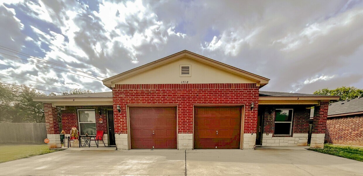 Primary Photo - 1718 Indian Trail