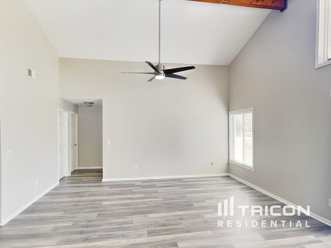 Foto del edificio - 20836 Melville St
