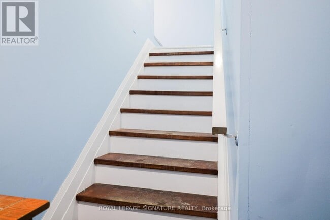 Building Photo - 273 Centre St N