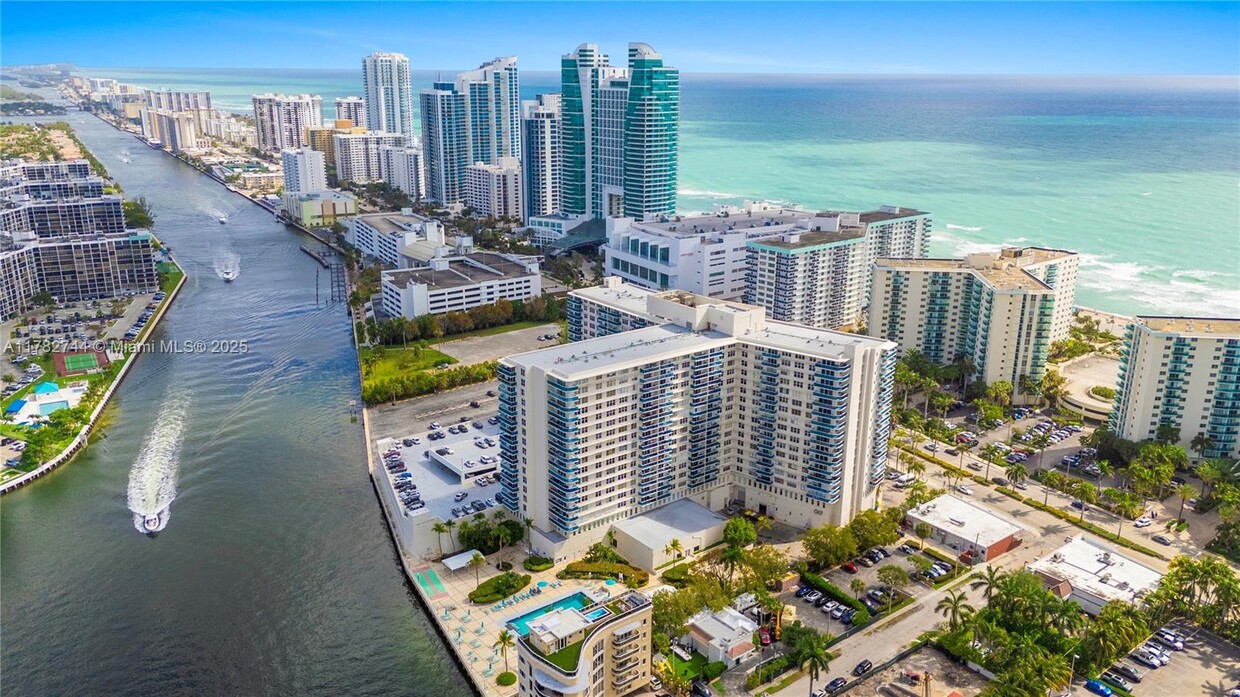 Primary Photo - 3800 S Ocean Dr