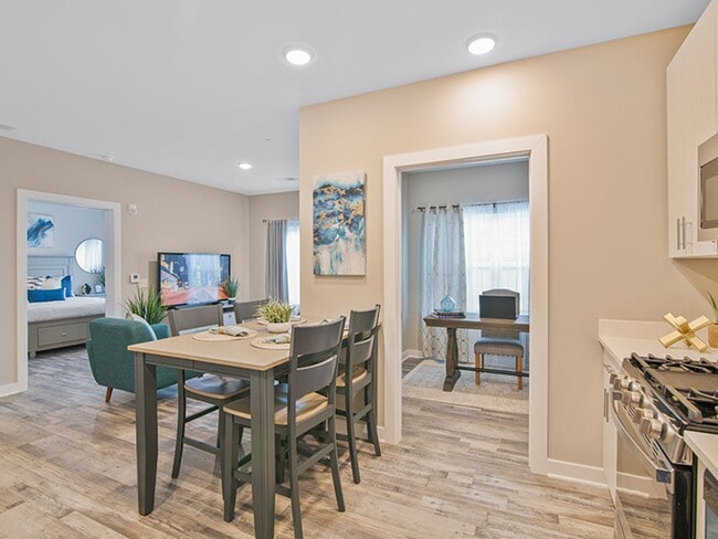 Building Photo - Brentwood Park Apartments