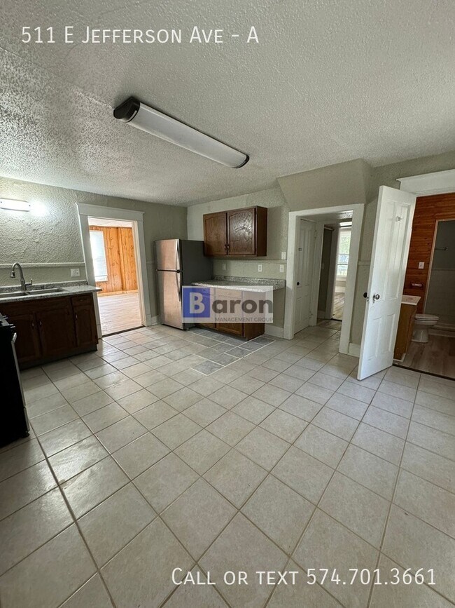 Foto del edificio - 511 E Jefferson Ave