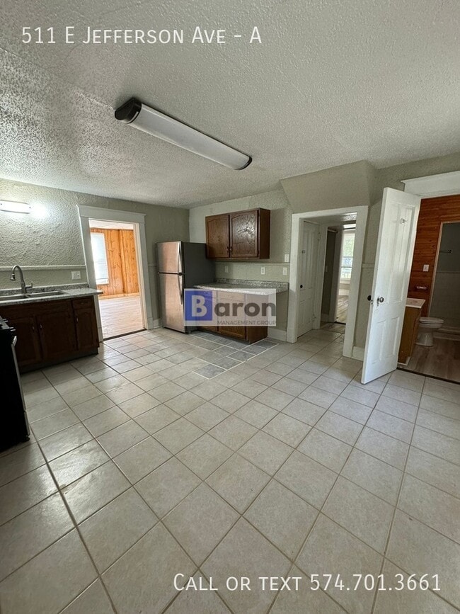 Building Photo - 511 E Jefferson Ave