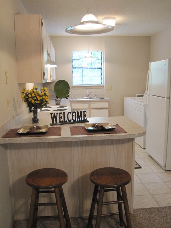 Kitchen - Oakland Station Apartments