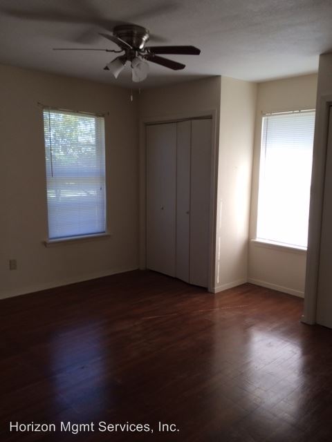 Building Photo - 3504 Lakeshore Dr