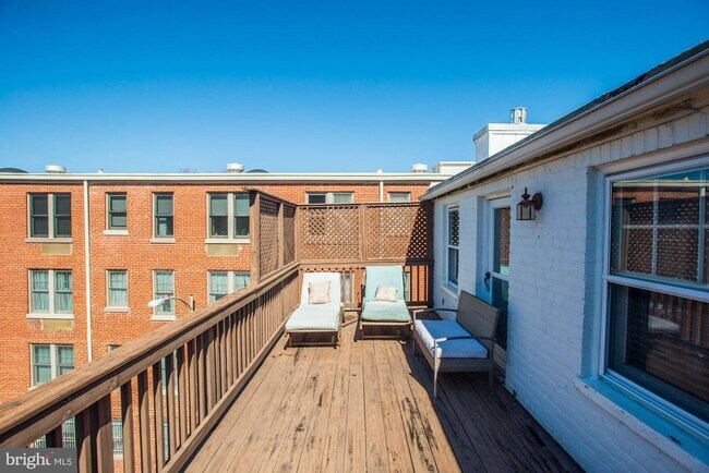 Building Photo - 2404 20th St NW