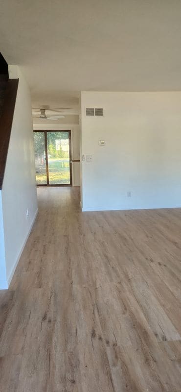 Building Photo - 326 E 2nd St