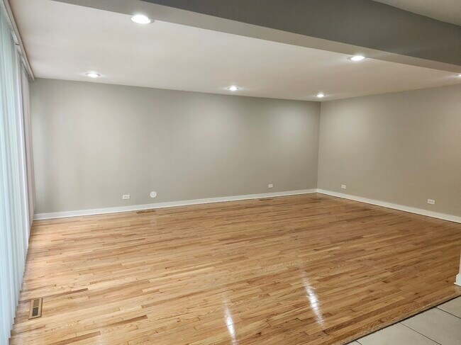 Foto del edificio - 654 E 80th St