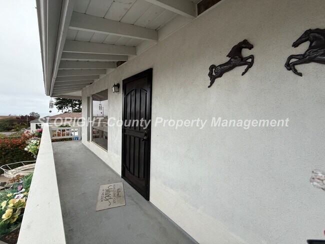 Foto del edificio - AVAILABLE NOW - 2 Bed/ 2 Bath Morro Bay Unit with views