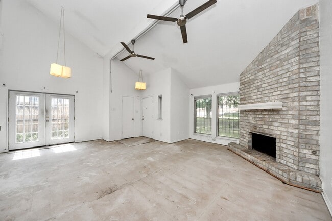 Building Photo - 5747 Easthampton Dr