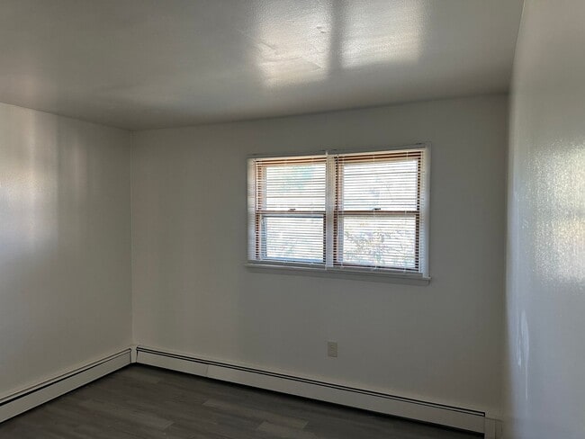 Building Photo - 1 Bedroom 1 bath 3rd floor unit in Boardman