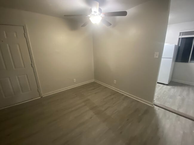 Foto del edificio - Room in Condo on Alamance Church Rd