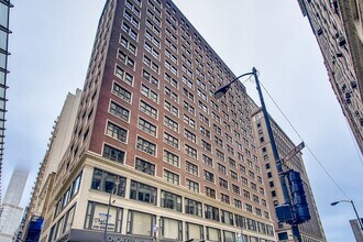 Building Photo - 5 N Wabash Ave