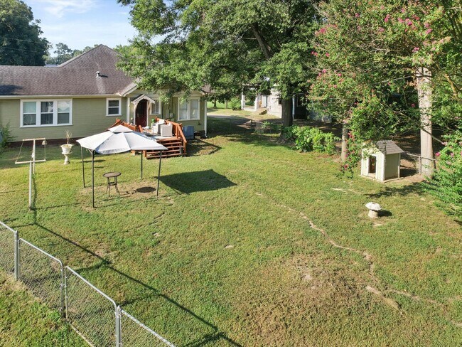 Foto del edificio - Charming, Updated 3-Bedroom, 2-Bath Home i...