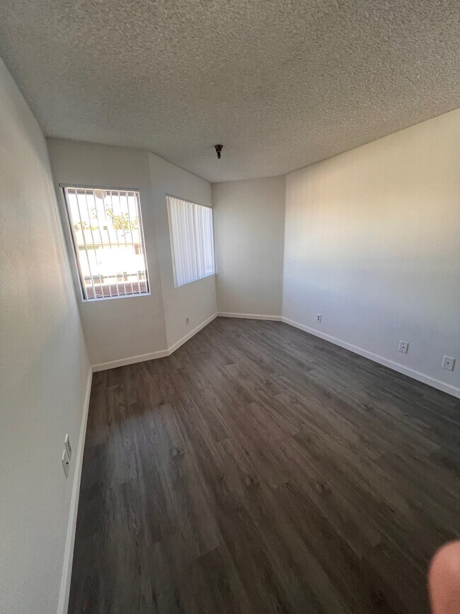 Foto del edificio - 1791 N Sycamore Ave