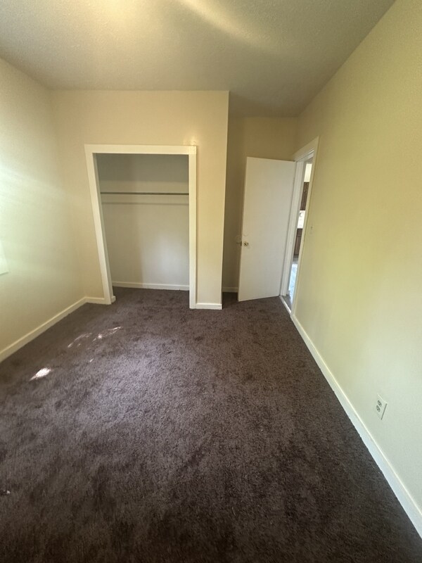 Foto del edificio - 3626 E 143rd St