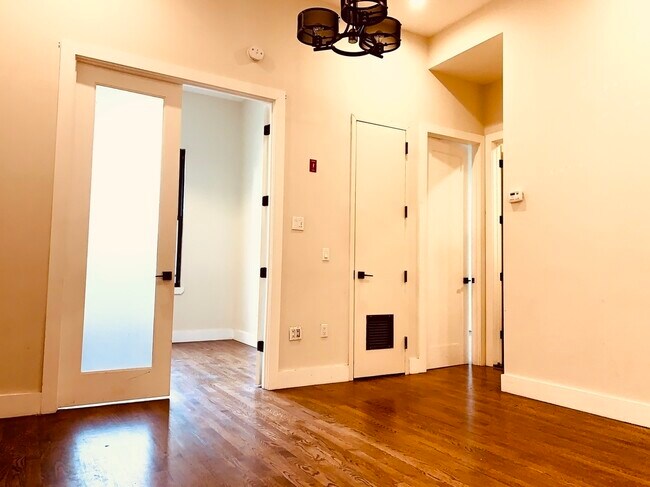 Foto del edificio - 567 Evergreen Ave