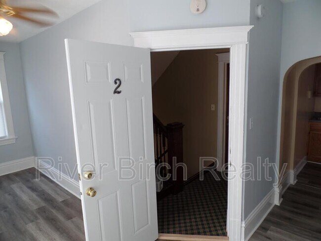 Foto del edificio - 457 W Lawrence Ave