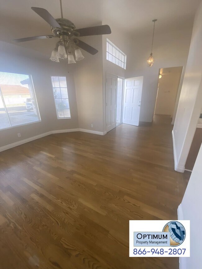 Building Photo - Charming 3-Bedroom, 2-Bathroom Home with E...
