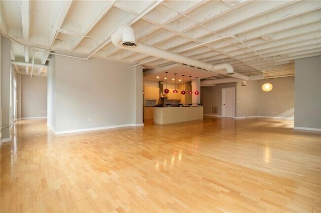 Building Photo - 805 Peachtree St NE