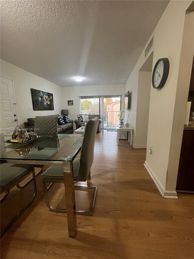 Foto del edificio - 7405 SW 152nd Ave