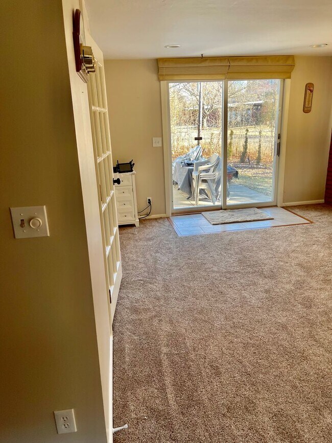 Building Photo - Impressive 3 bed, 2 bath home on cul-de-sa...