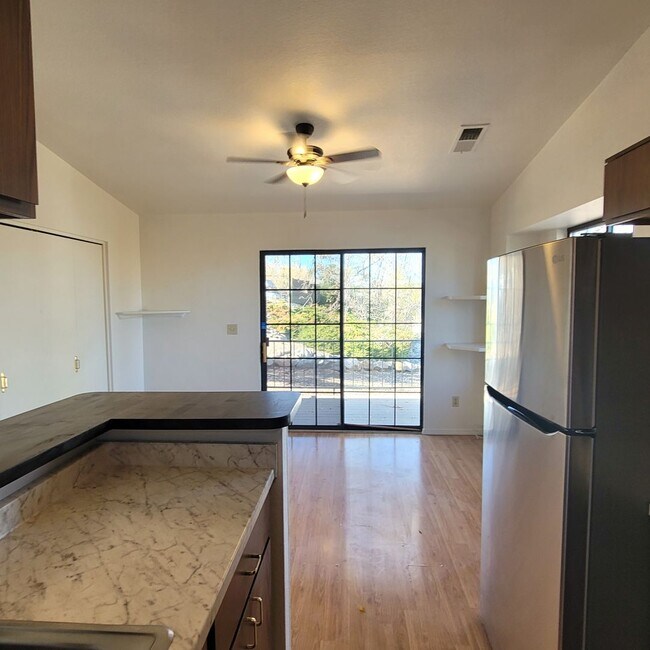 Foto del edificio - Two Bedroom Condo with great views!