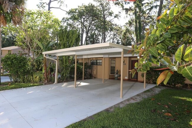 Building Photo - 4755 Village Garden Dr