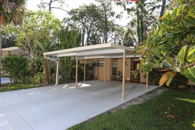 Foto del edificio - 4755 Village Garden Dr