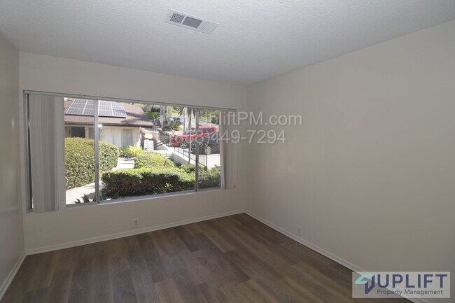 Foto del edificio - 2363-2369-2369 Snead Dr