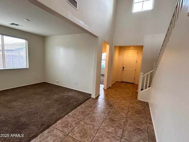 Foto del edificio - 8773 W Flynn Ln