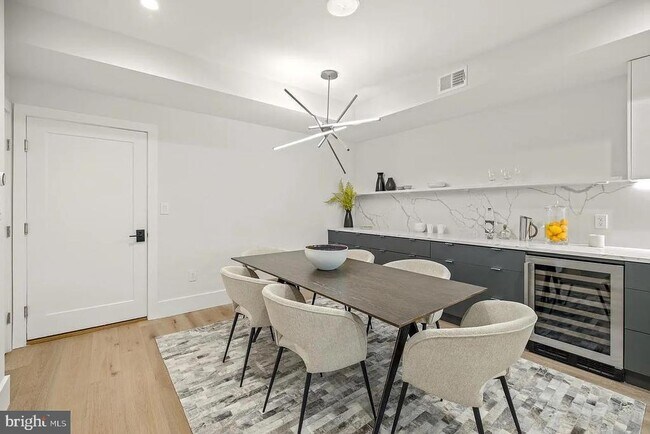 Foto del edificio - 1128 6th St NW