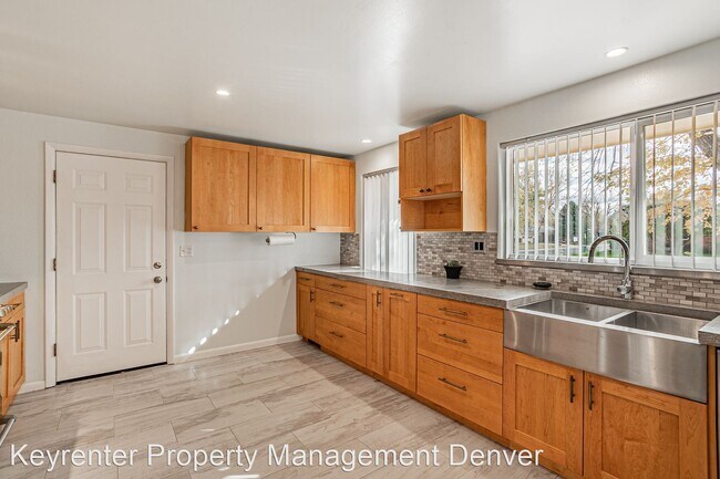 Building Photo - 3 br, 1.5 bath House - 9495 W 9th Ave
