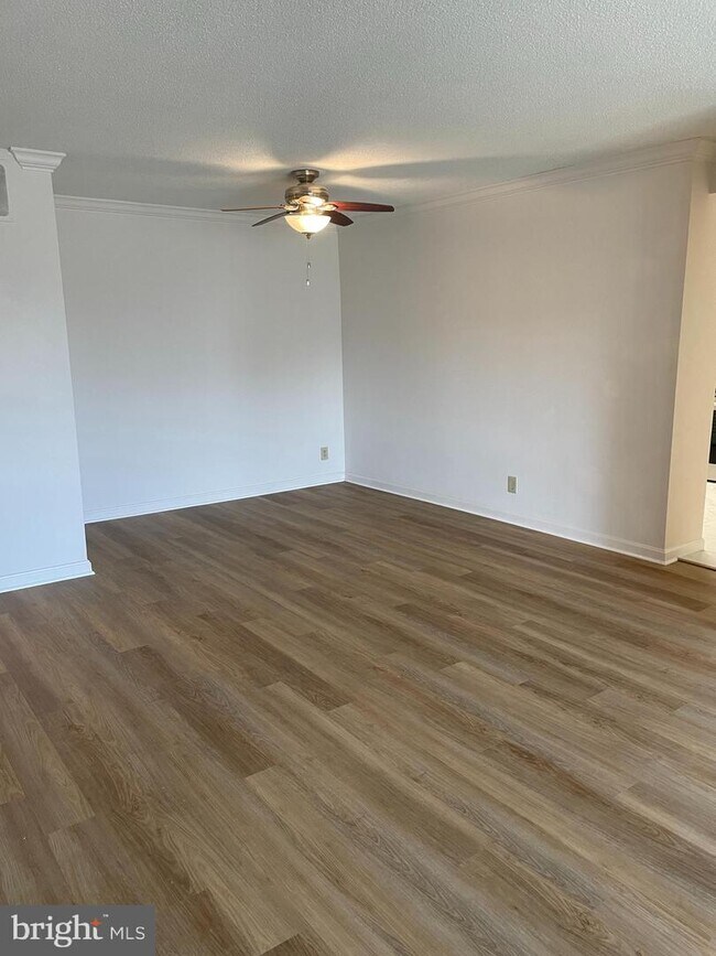 Foto del edificio - 8370 Greensboro Dr