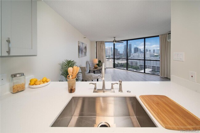 Building Photo - Convenient 1 Bedroom Close to Everything