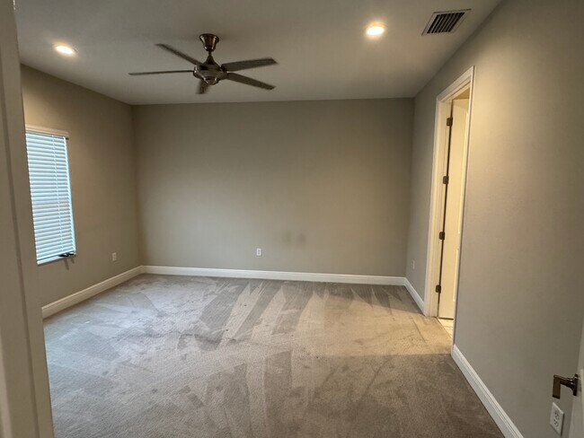 Foto del edificio - 2980 Sky Blue Cv