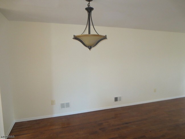 Foto del edificio - 741 Bound Brook Rd