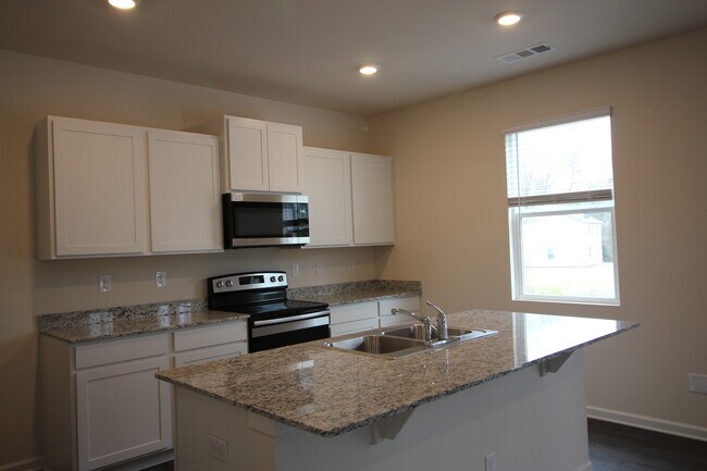 Foto del edificio - 131 Walnut Grove Way
