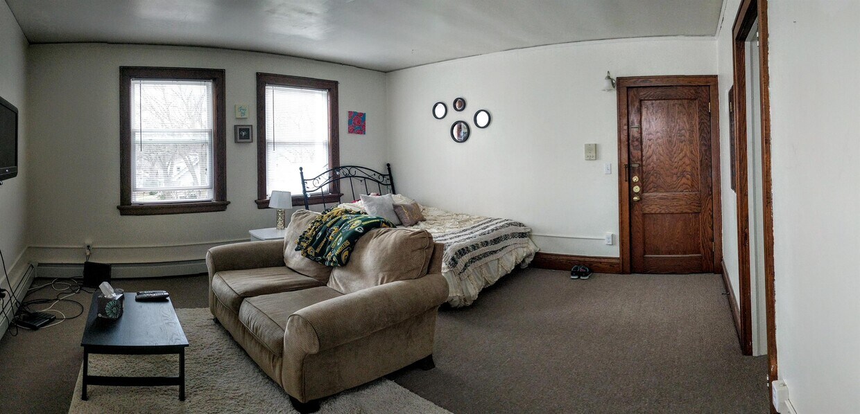 Primary Photo - 1404 Raymond Ave