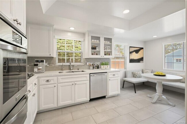 Building Photo - 22055 Del Valle St