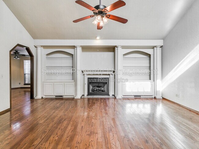 Building Photo - 3837 Sunward Cir