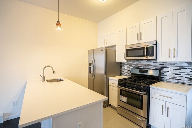 Building Photo - 1274 St Johns Pl