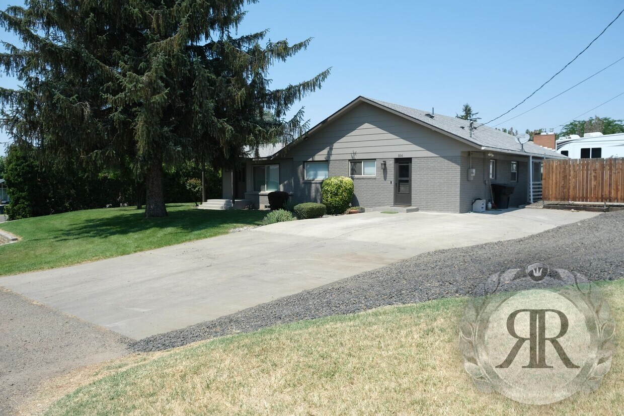 506 Cherry Ln, Grandview, WA 98930 House Rental in Grandview, WA