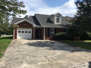 Building Photo - 46-48 Widgeon Way
